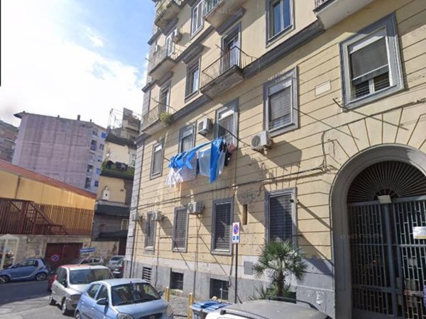 appartamento in vendita a Napoli in zona San Carlo all'Arena