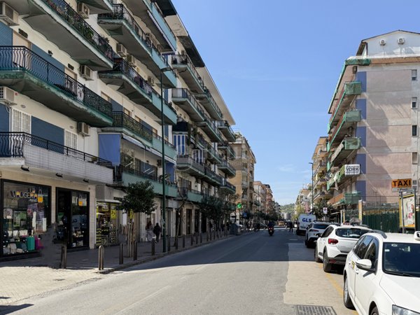 ufficio in vendita a Napoli in zona Soccavo