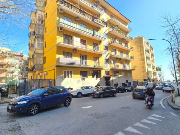 negozio in vendita a Napoli in zona Camaldoli