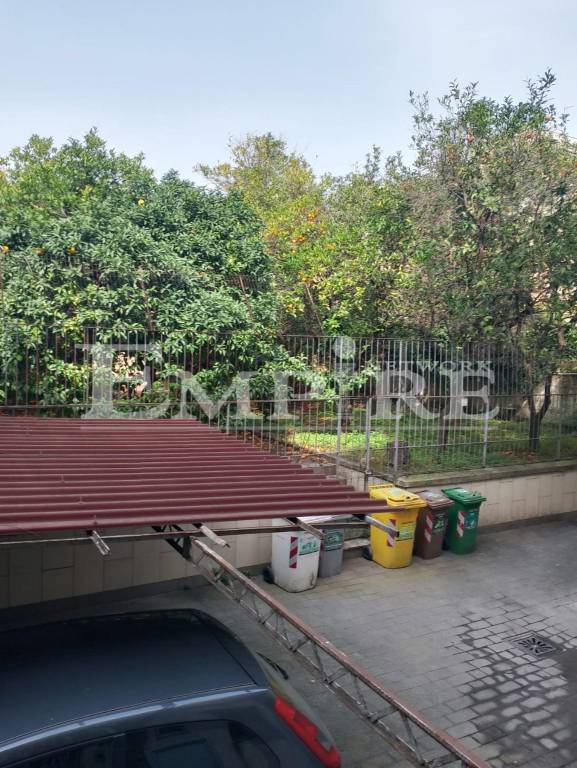 appartamento in vendita a Napoli in zona Chiaia