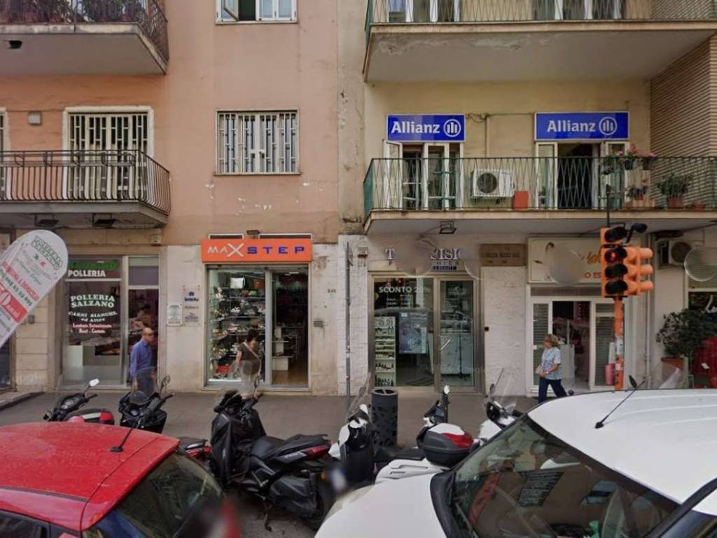 negozio in vendita a Napoli in zona Vomero