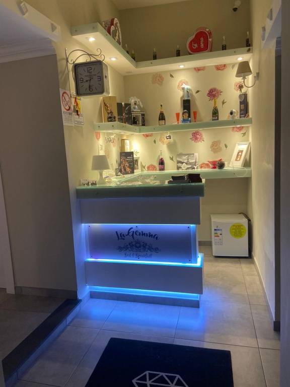 appartamento in vendita a Napoli in zona Pendino / San Giuseppe