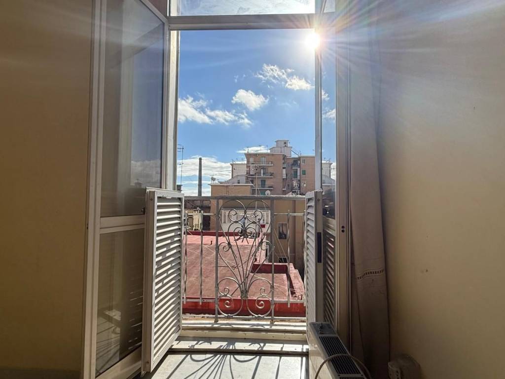 appartamento in vendita a Napoli in zona Pendino / San Giuseppe