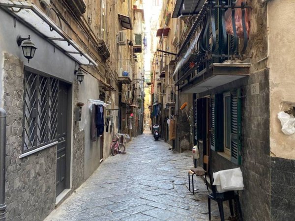 appartamento in vendita a Napoli in zona San Lorenzo