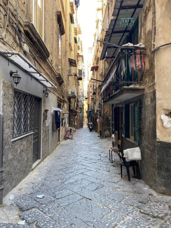 appartamento in vendita a Napoli in zona San Lorenzo