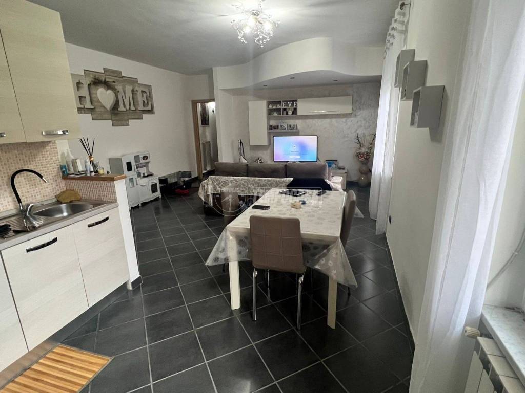 appartamento in vendita a Napoli in zona Fuorigrotta