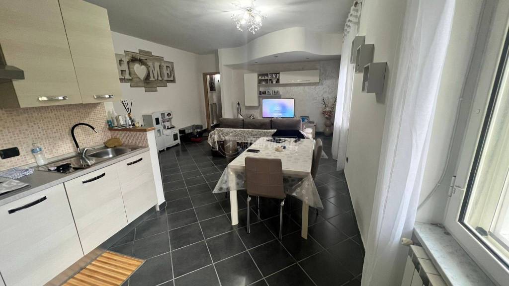 appartamento in vendita a Napoli in zona Fuorigrotta