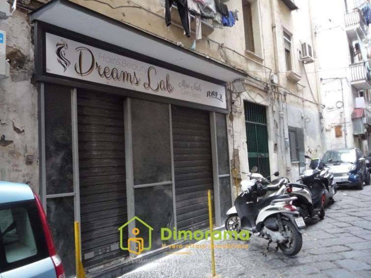 negozio in vendita a Napoli in zona Mercato