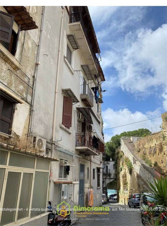 appartamento in vendita a Napoli in zona Stella