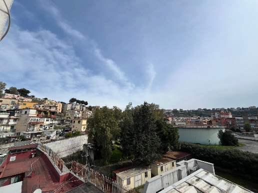 appartamento in vendita a Napoli in zona Fuorigrotta