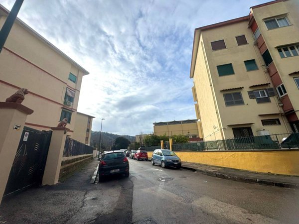 appartamento in vendita a Napoli in zona Fuorigrotta