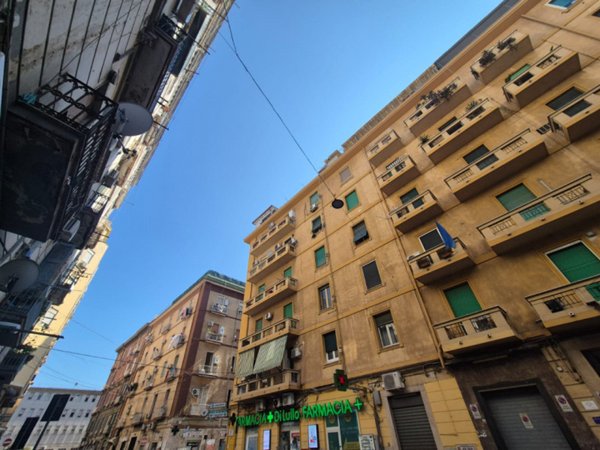 locale di sgombero in vendita a Napoli