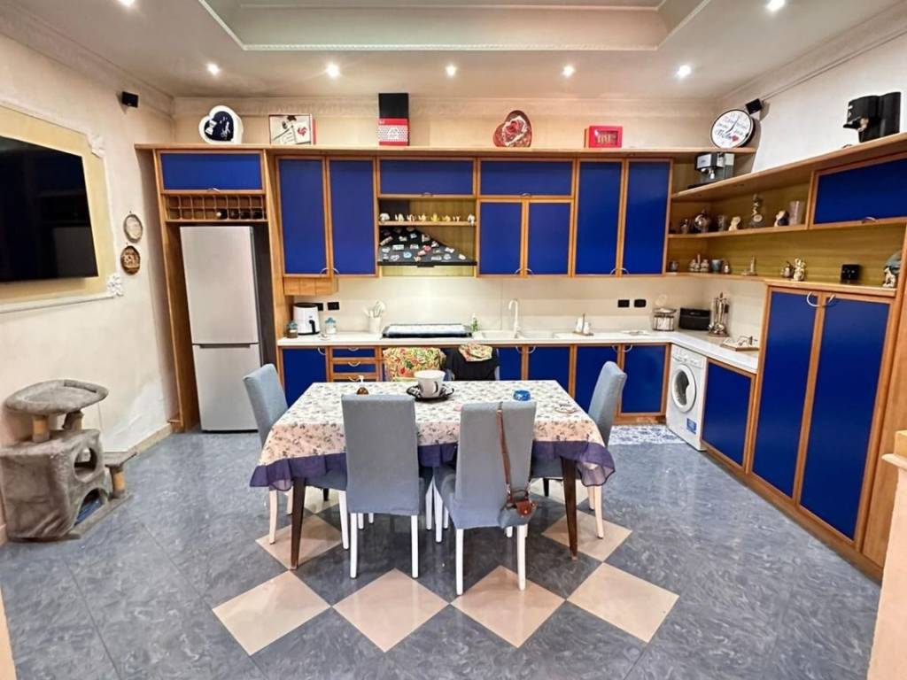 appartamento in vendita a Napoli in zona Pendino / San Giuseppe