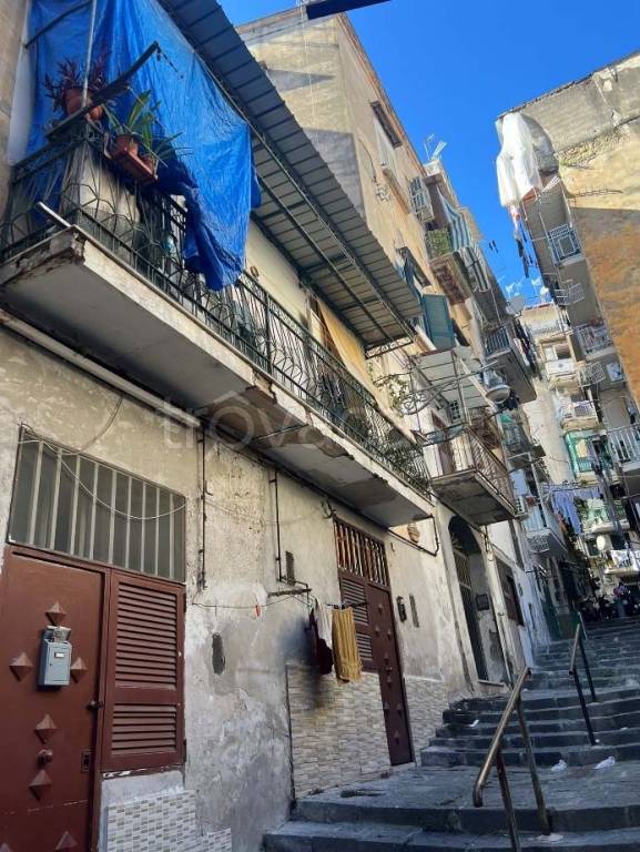 appartamento in vendita a Napoli in zona Pendino / San Giuseppe