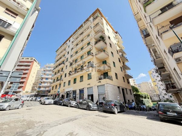 appartamento in vendita a Napoli in zona Arenella