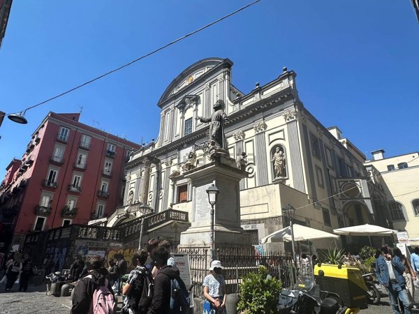 appartamento in vendita a Napoli in zona San Lorenzo