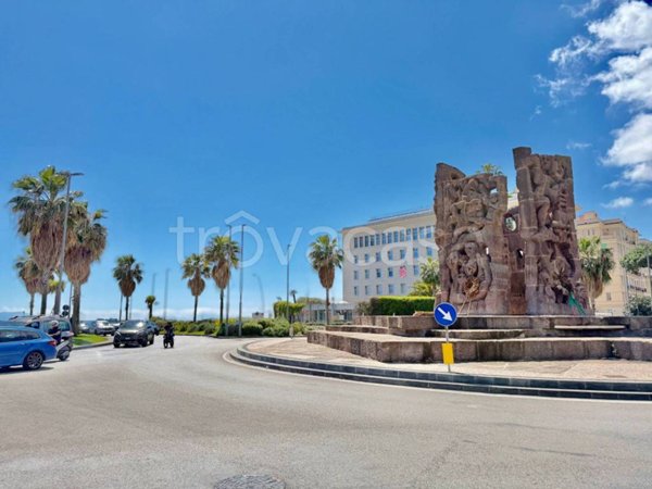 appartamento in vendita a Napoli in zona Chiaia