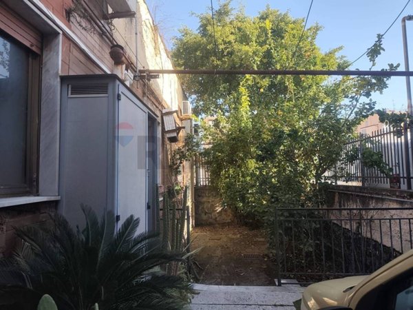 casa indipendente in vendita a Napoli in zona San Giovanni a Teduccio