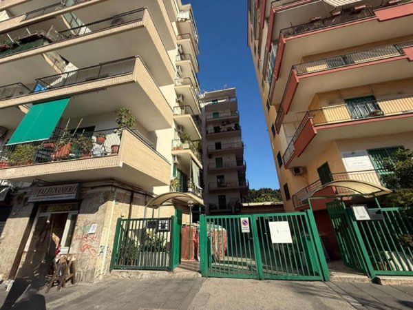 appartamento in vendita a Napoli in zona Fuorigrotta