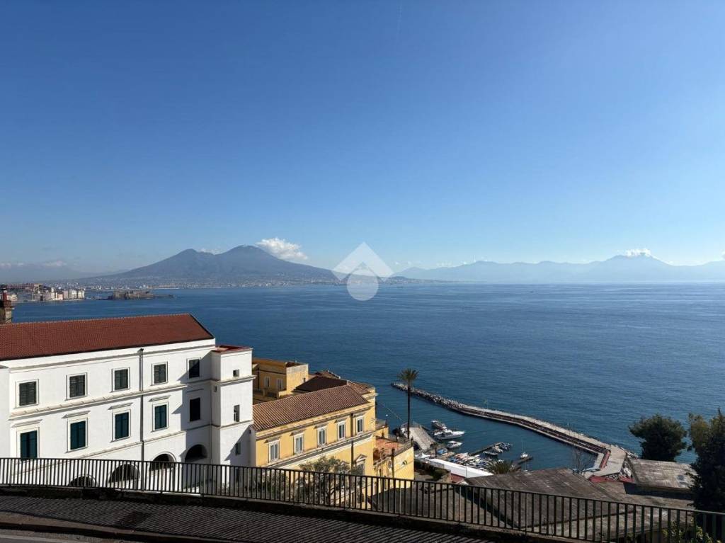 appartamento in vendita a Napoli in zona Posillipo