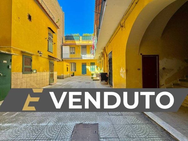 locale commerciale in vendita a Napoli in zona Bagnoli