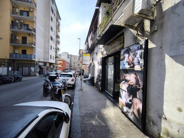 negozio in vendita a Napoli in zona Vomero