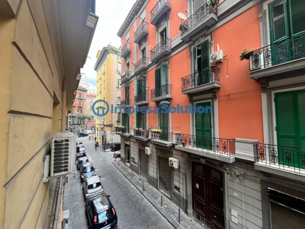 appartamento in vendita a Napoli in zona Pendino / San Giuseppe