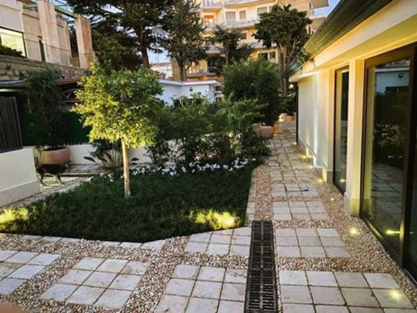 appartamento in vendita a Napoli in zona Posillipo