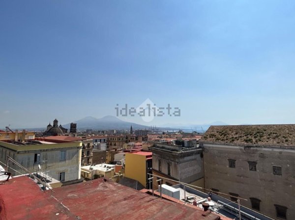 appartamento in vendita a Napoli in zona Pendino / San Giuseppe