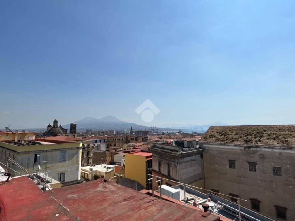appartamento in vendita a Napoli in zona Pendino / San Giuseppe