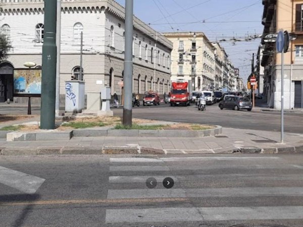 negozio in vendita a Napoli in zona Pendino / San Giuseppe