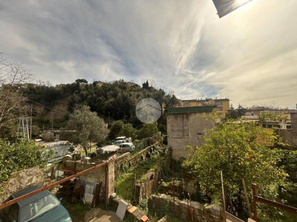 appartamento in vendita a Napoli in zona San Carlo all'Arena