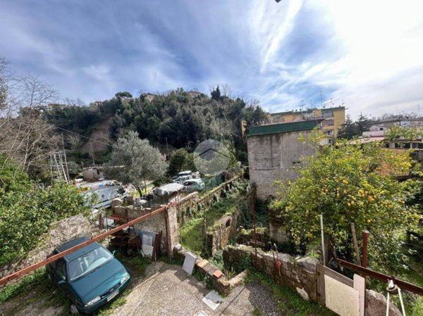 appartamento in vendita a Napoli in zona San Carlo all'Arena