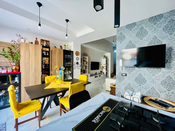 appartamento in vendita a Napoli in zona Pendino / San Giuseppe