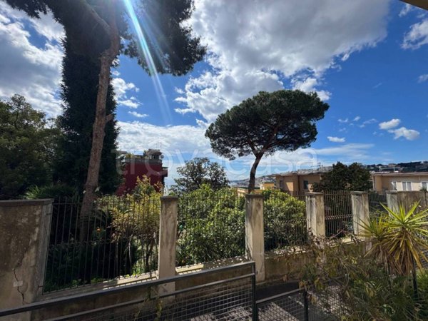 appartamento in vendita a Napoli in zona Chiaia
