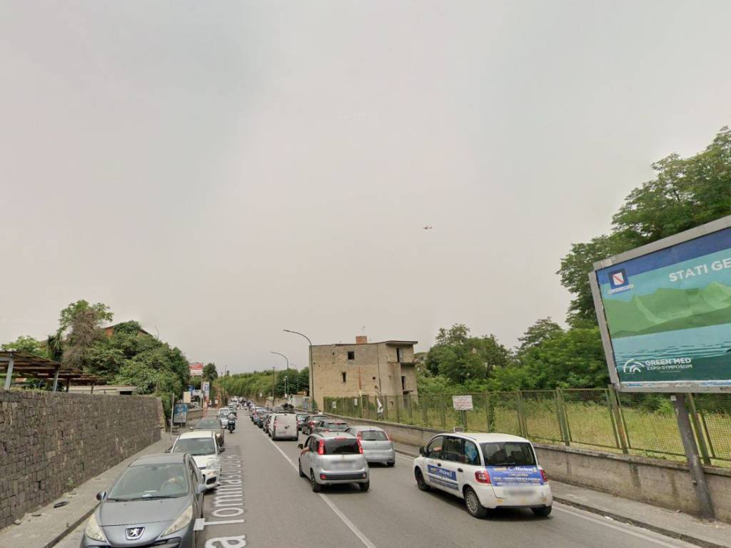 negozio in vendita a Napoli in zona Camaldoli