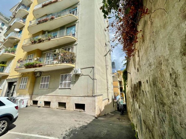 appartamento in vendita a Napoli in zona Arenella