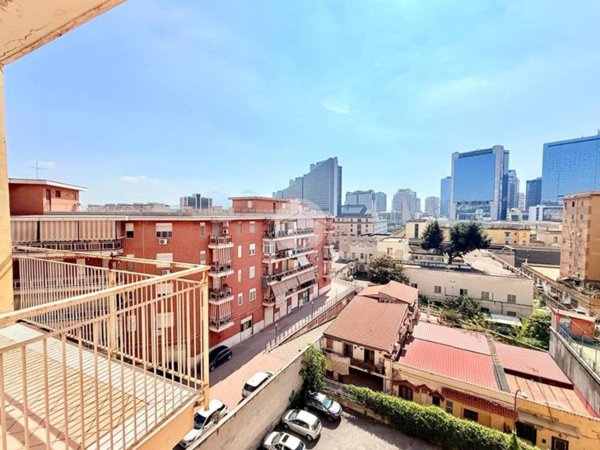 appartamento in vendita a Napoli in zona Poggioreale