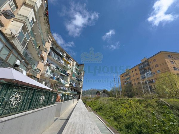 appartamento in vendita a Napoli in zona Bagnoli