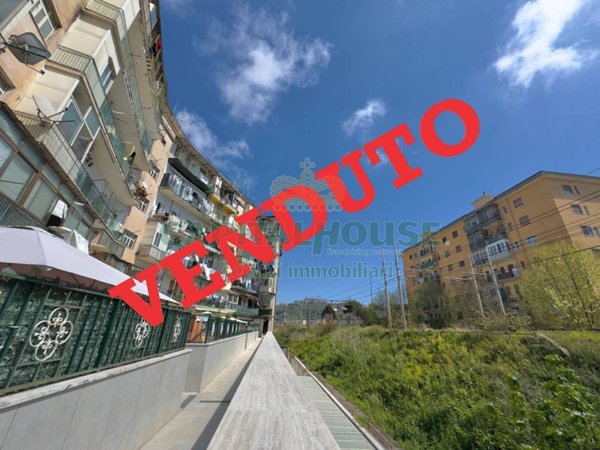 appartamento in vendita a Napoli in zona Bagnoli