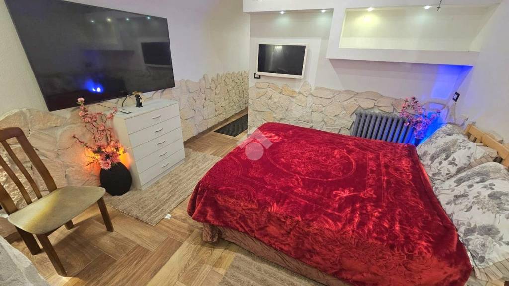 appartamento in vendita a Napoli in zona Bagnoli