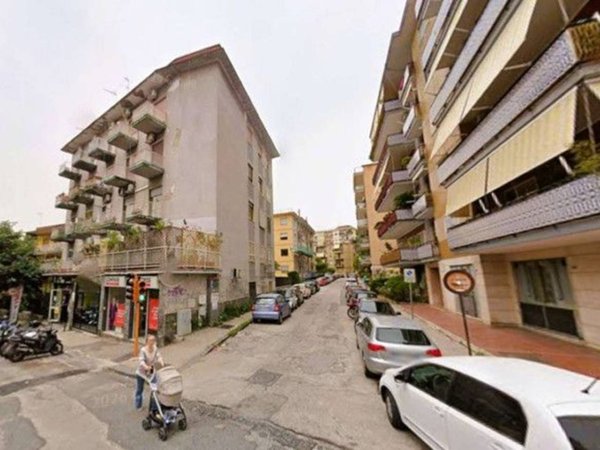 negozio in vendita a Napoli in zona Arenella