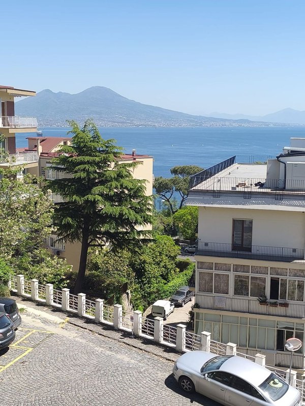 appartamento in vendita a Napoli in zona Posillipo