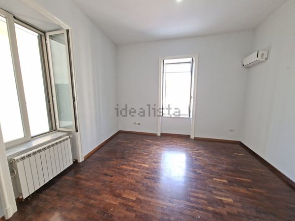 appartamento in vendita a Napoli in zona Chiaia