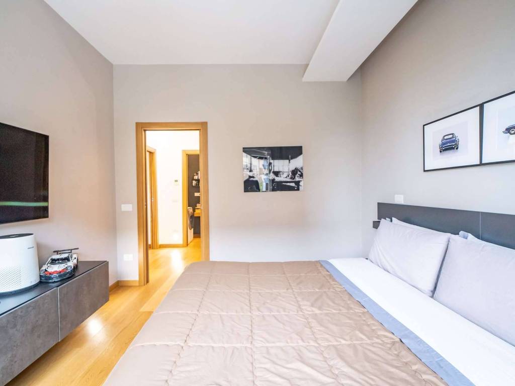 appartamento in vendita a Napoli in zona Chiaia