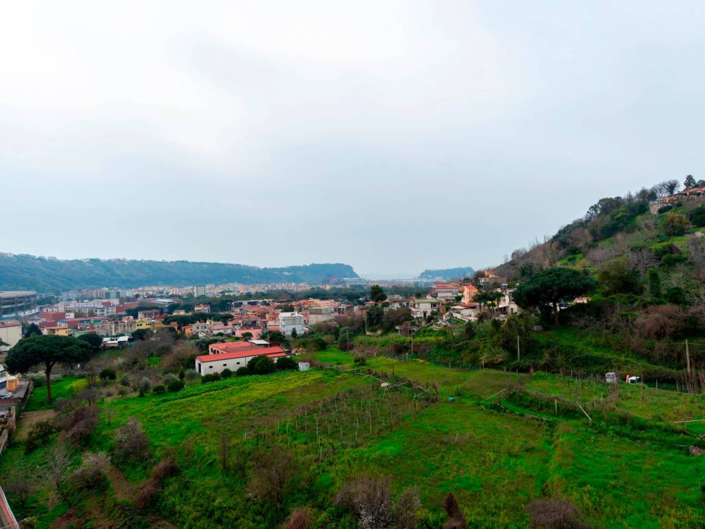 appartamento in vendita a Napoli in zona Fuorigrotta