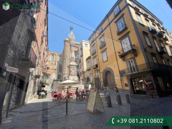 appartamento in vendita a Napoli in zona San Lorenzo