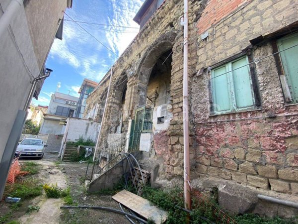 appartamento in vendita a Napoli in zona Barra