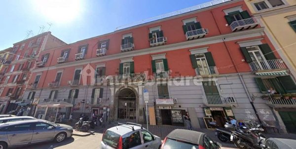 appartamento in vendita a Napoli in zona Chiaia