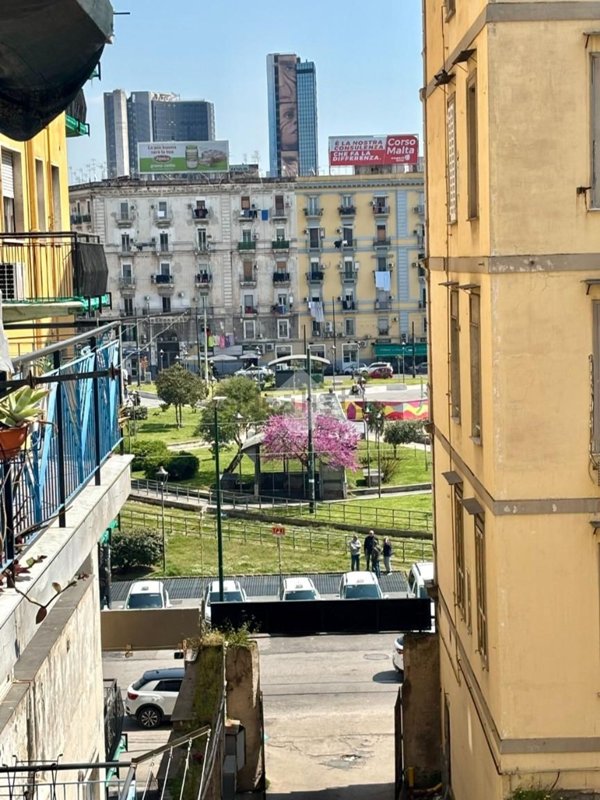 appartamento in vendita a Napoli in zona Vicaria